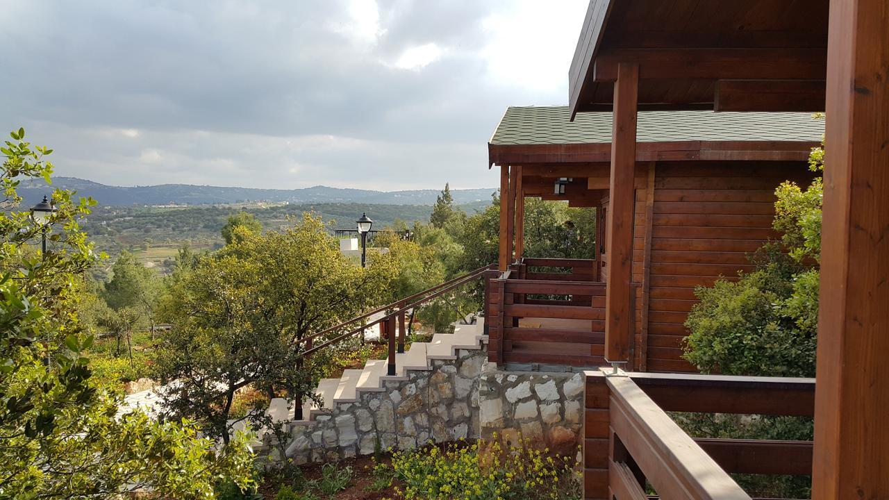 Mountain Breeze Lodge & Resort Al Salt Exterior photo
